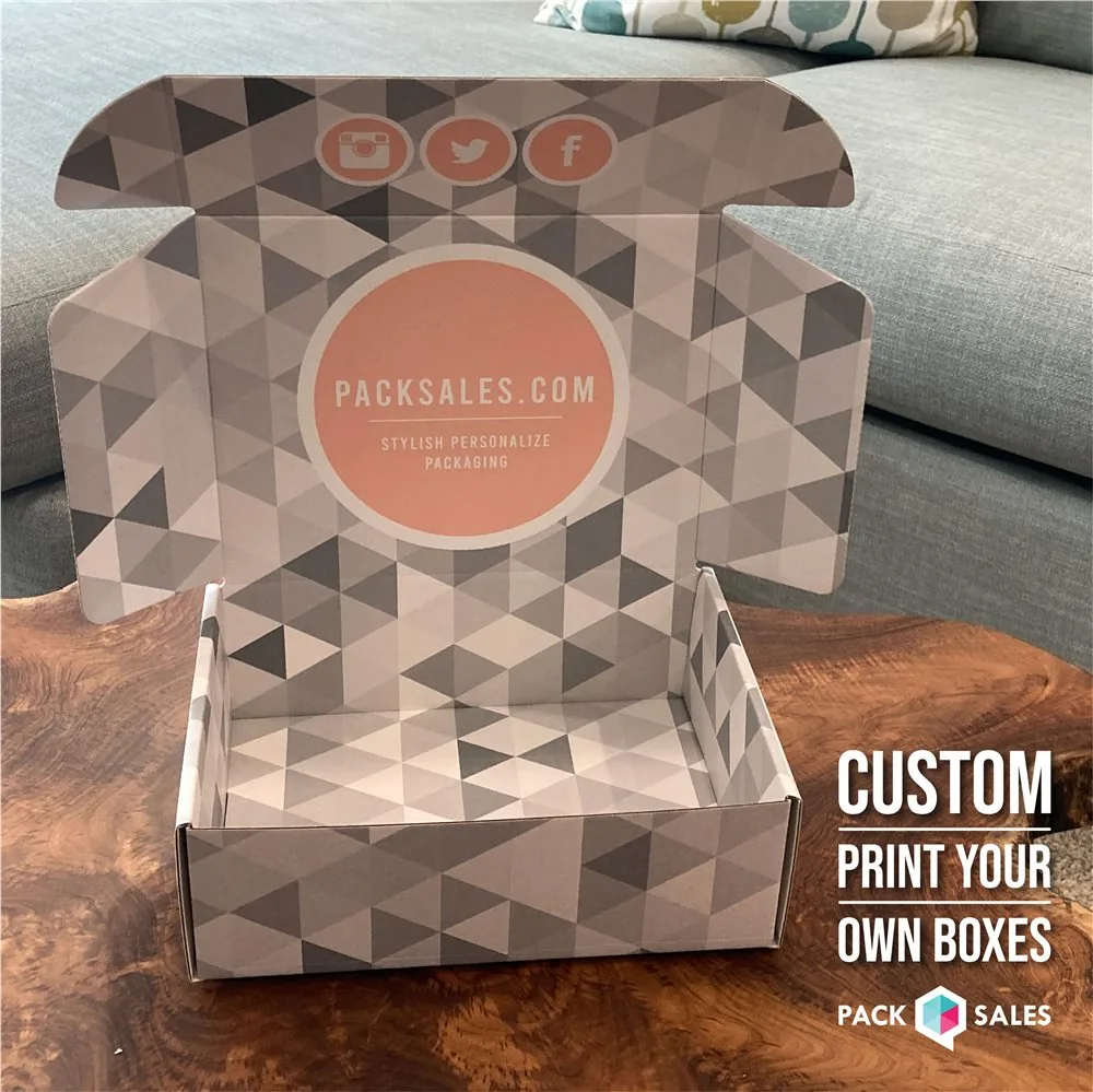 Open geometric mailer box with coordinated interior printing